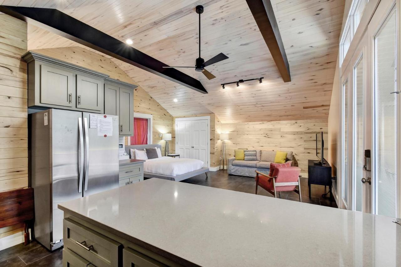 Apartment The Soco Studio By Lodgewell - 2 Cute 2 B 4 Gotten