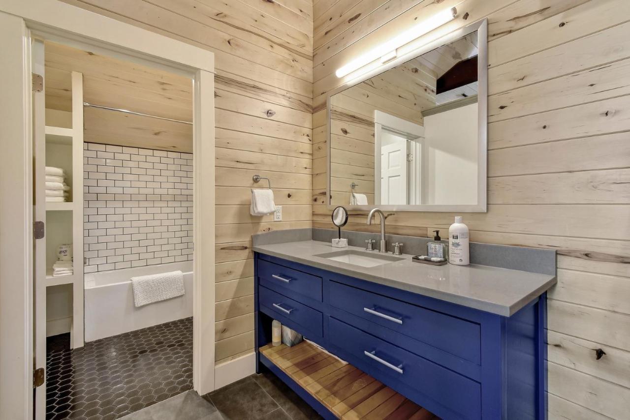 The Soco Studio By Lodgewell - 2 Cute 2 B 4 Gotten * Austin