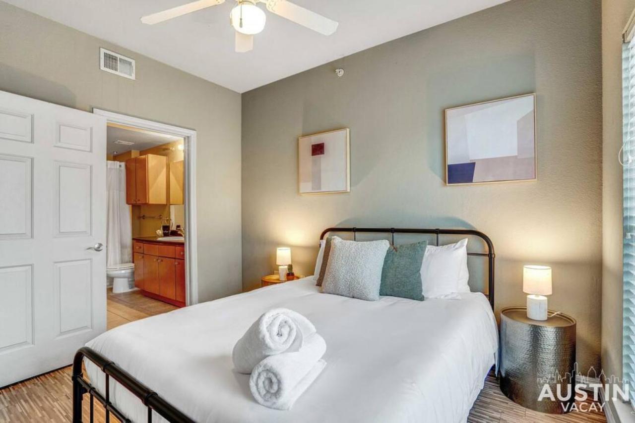Fun Location Elevator Full Kitchen Laundry Apartment Austin