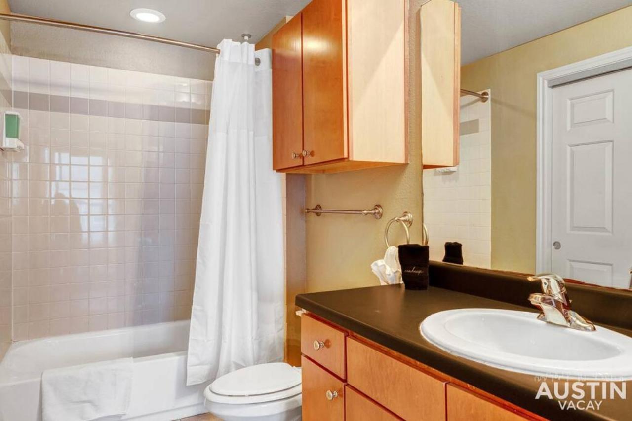 Fun Location Elevator Full Kitchen Laundry * Austin