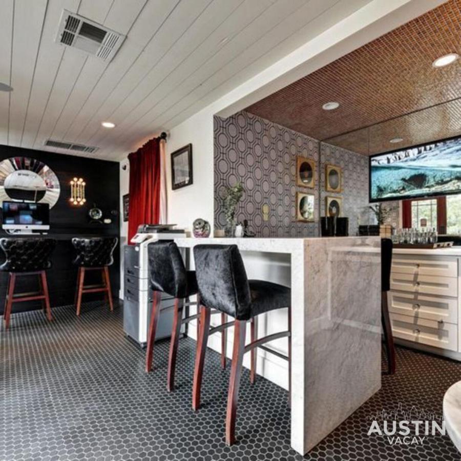 Apartment Amenity Heavy Serene In Convenient Location Austin