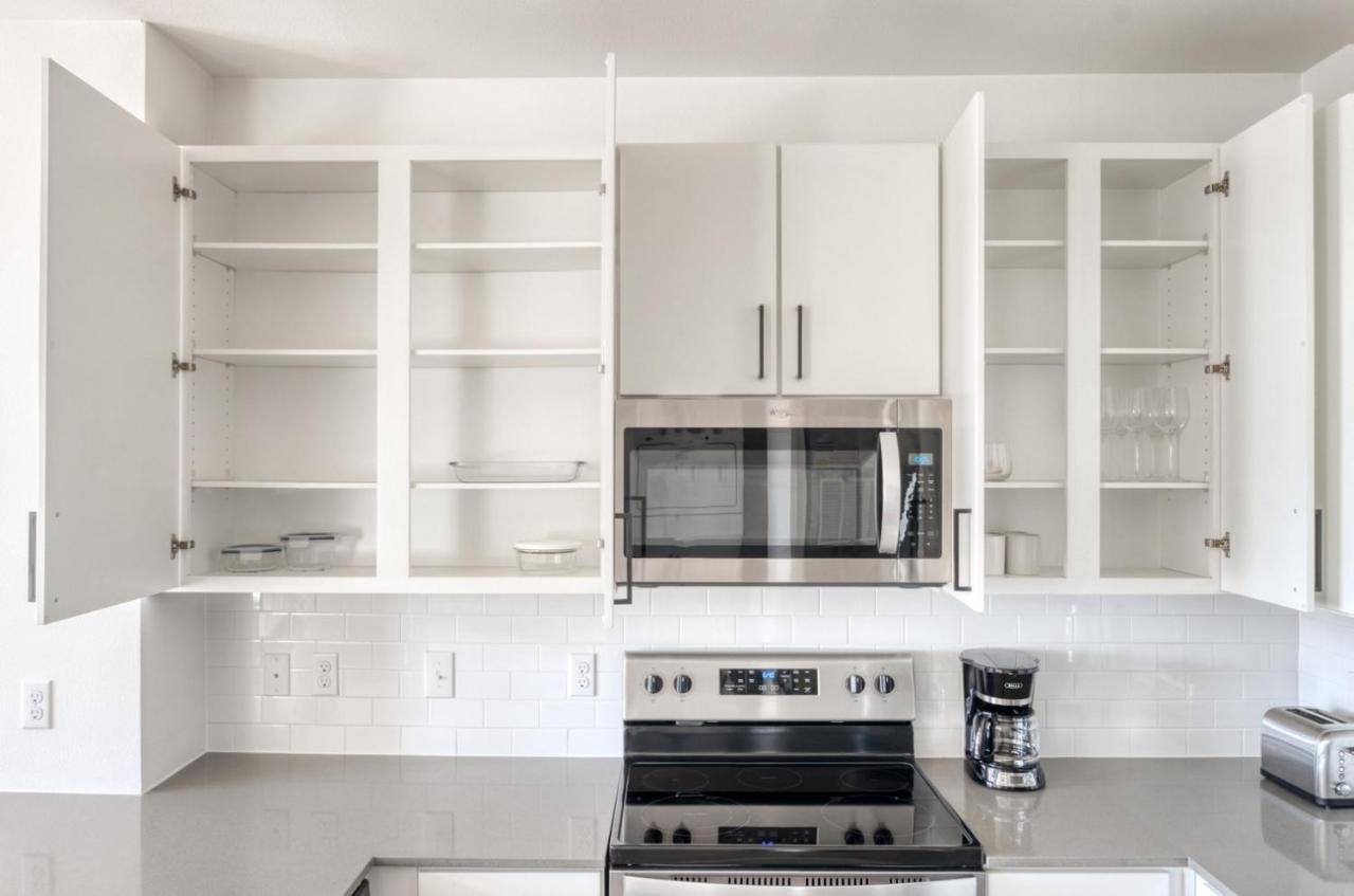 Apartment East 1br W Gym Pool Wd Nr Shops Atx-129 *