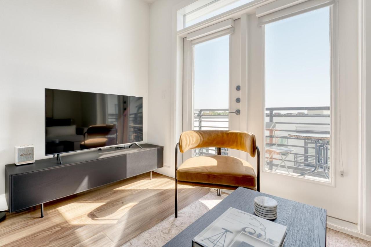East 1br W Gym Pool Wd Nr Shops Atx-129 Austin