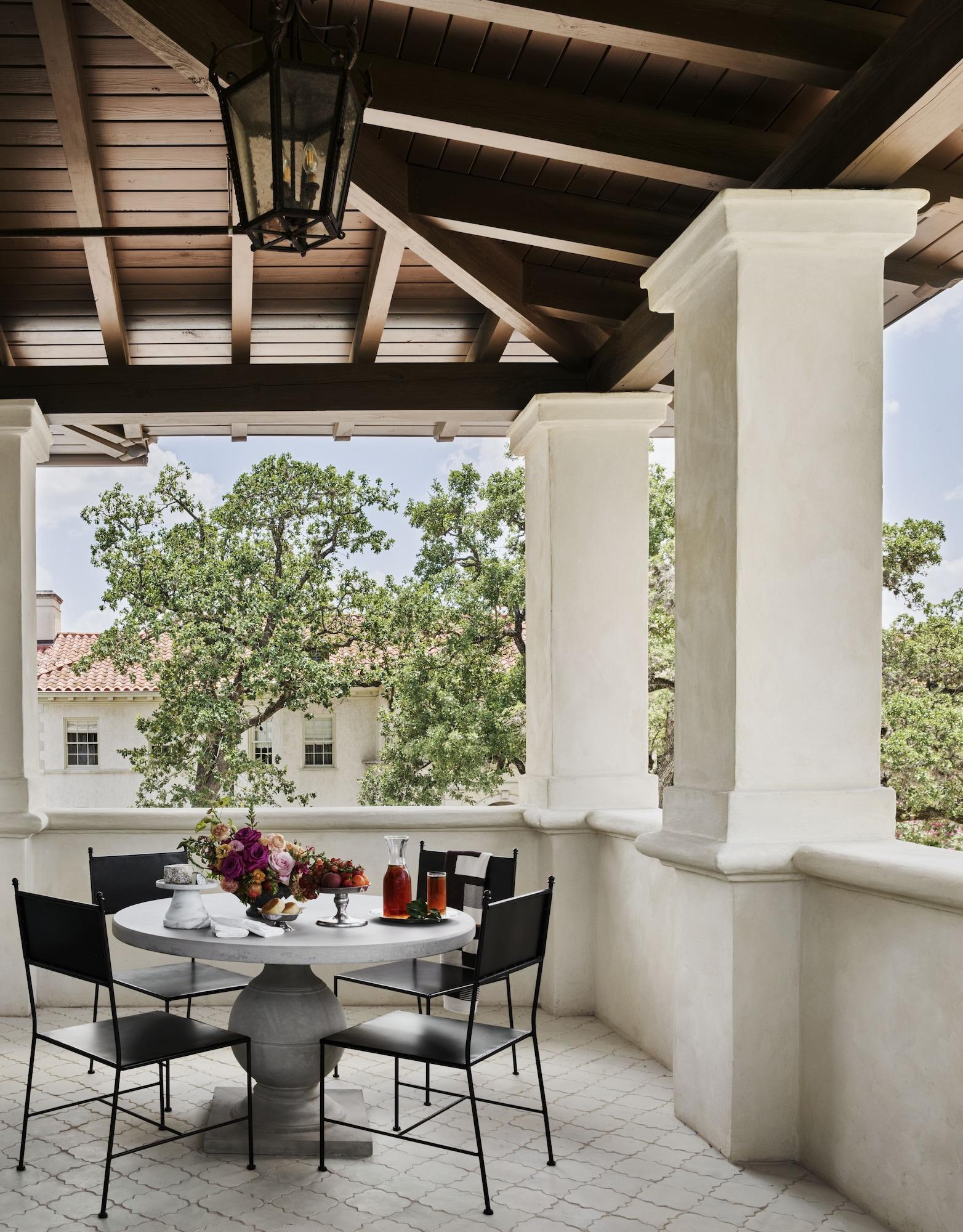 Commodore Perry Estate, Collection Hotel Austin