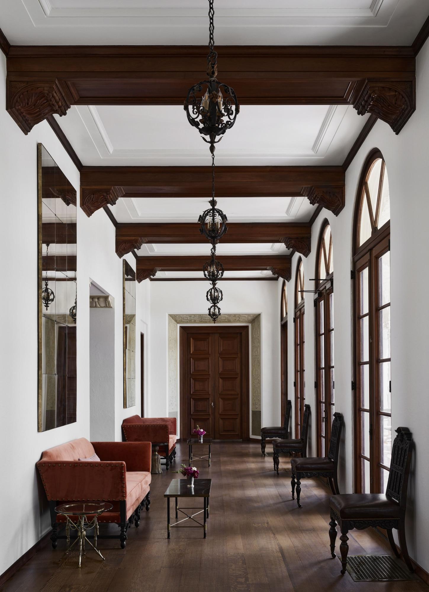 Commodore Perry Estate, Collection Austin