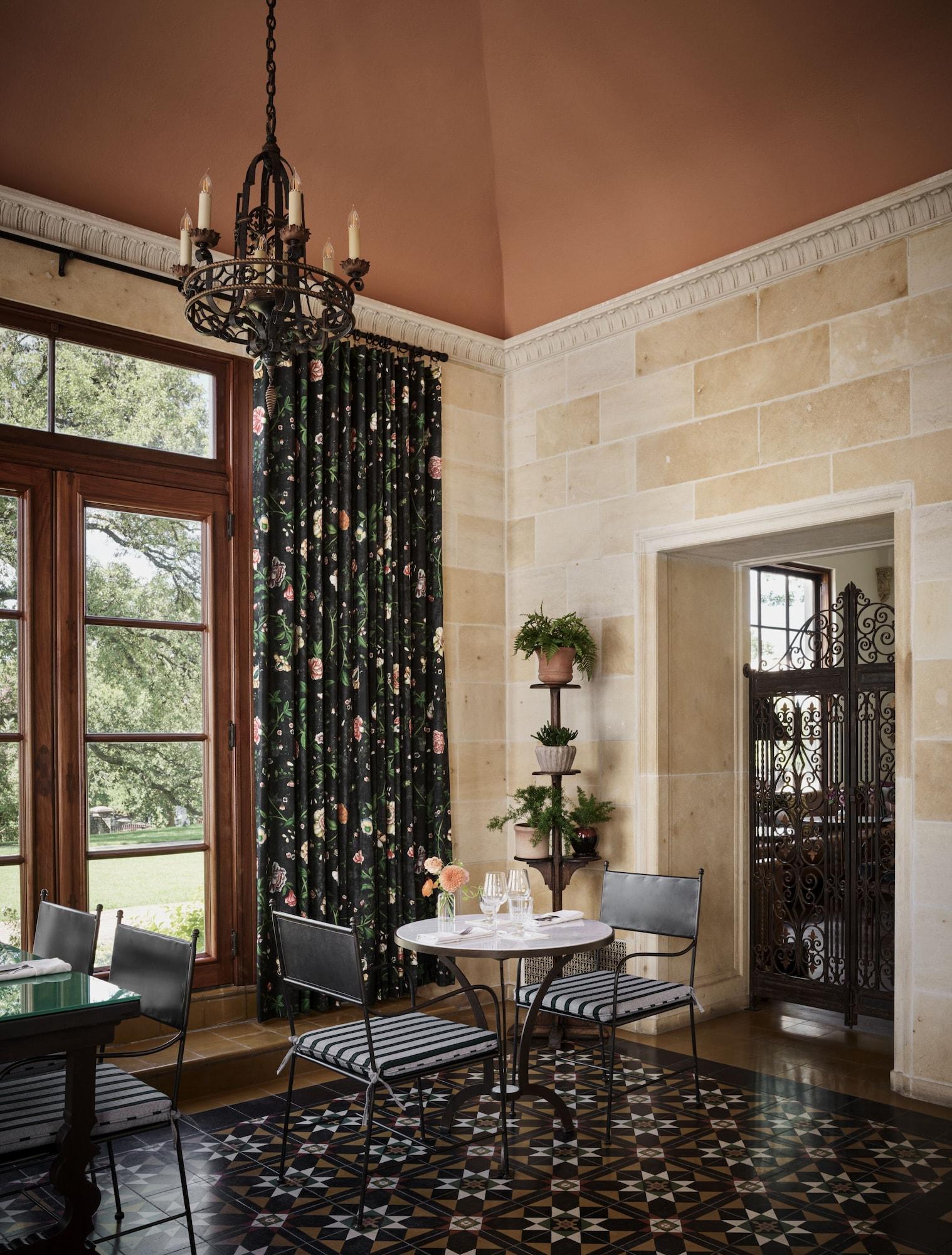 Commodore Perry Estate, Collection