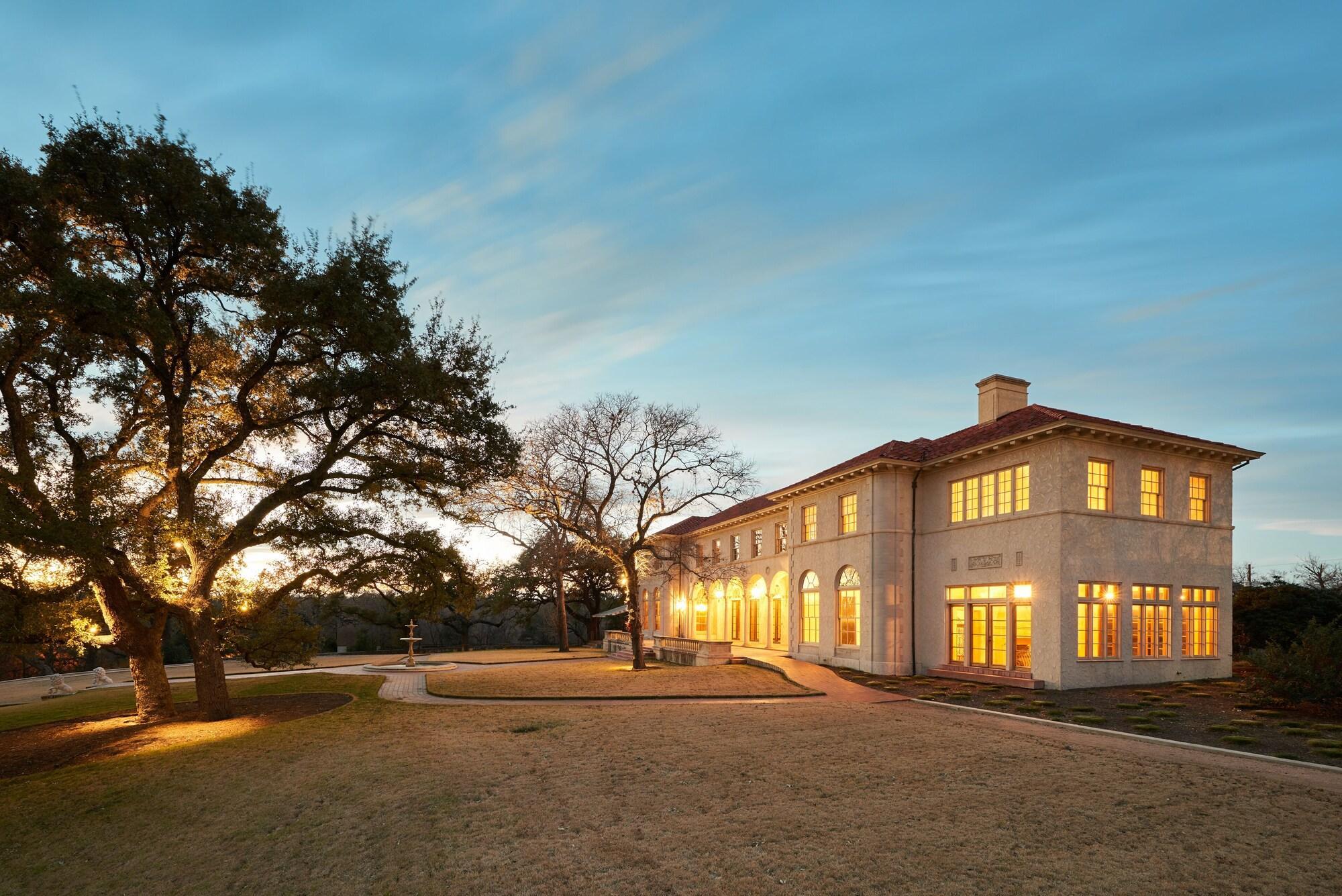 Commodore Perry Estate, Collection Hotel Austin
