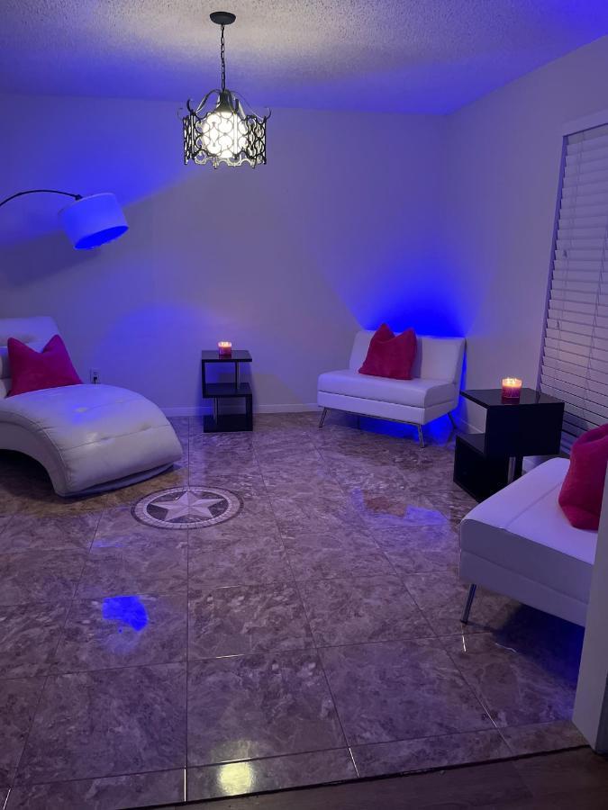 Lux Lounge East