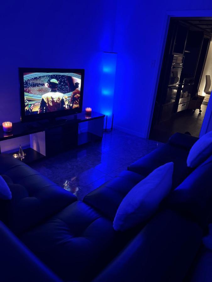 Lux Lounge East * Austin
