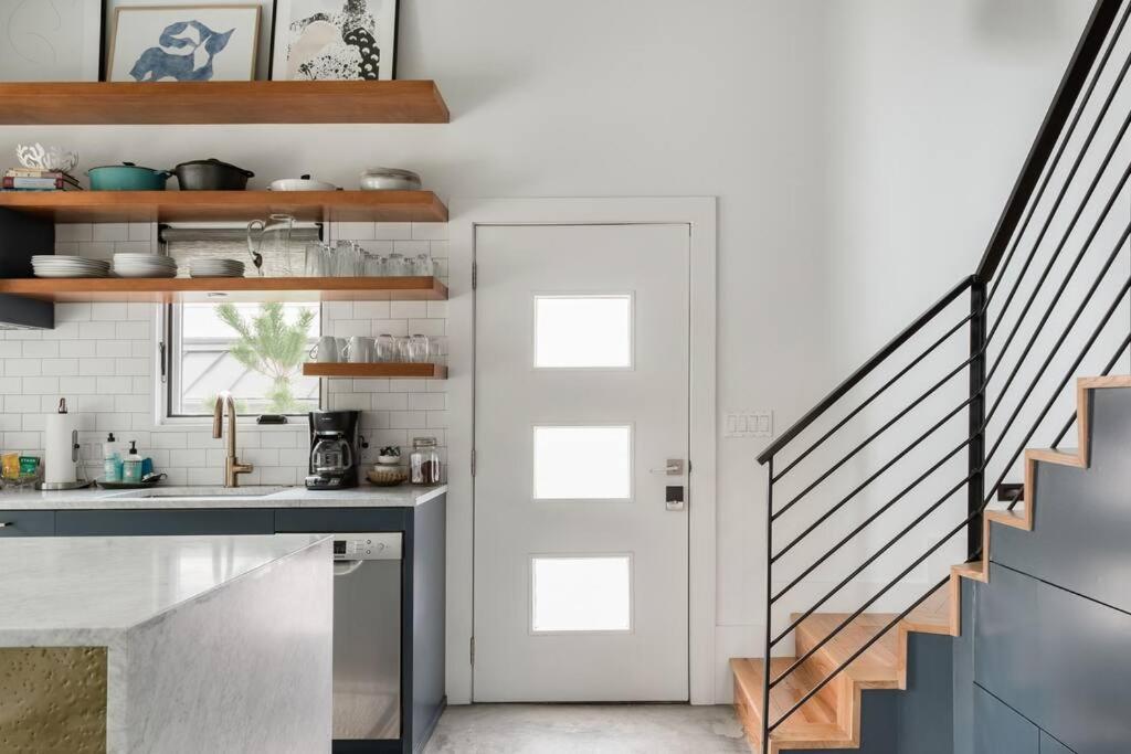Cozy Retreat Walking Distance To Downtown Holiday home