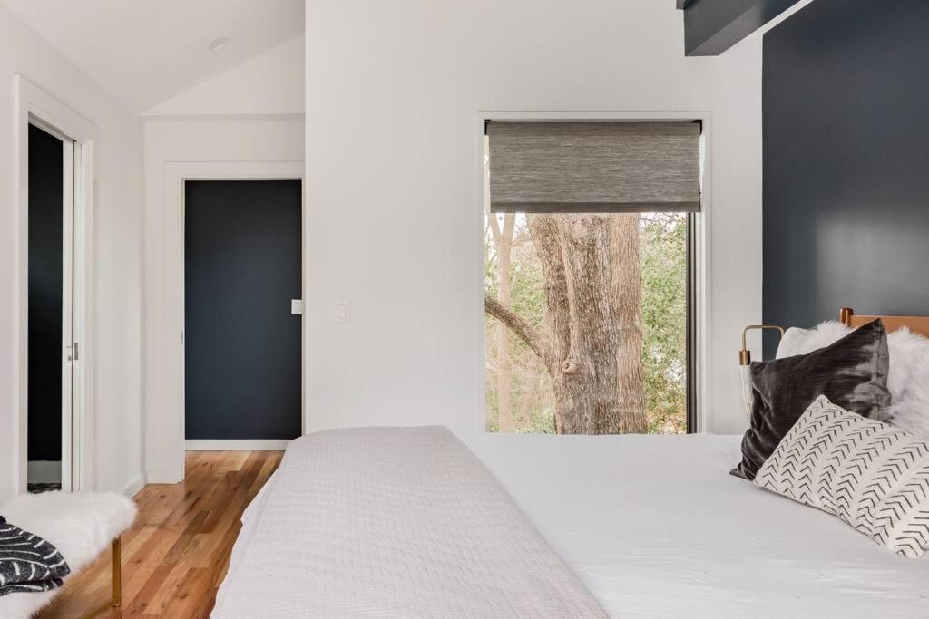 Cozy Retreat Walking Distance To Downtown Holiday home Austin
