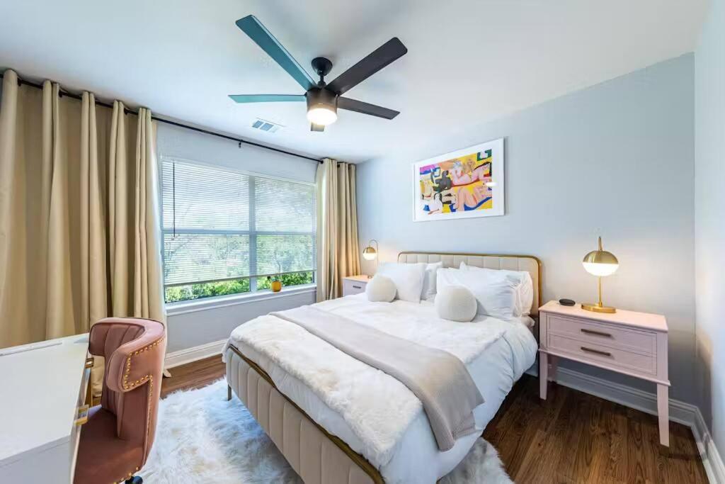 Bespoke Bohemian Bolthole * Austin