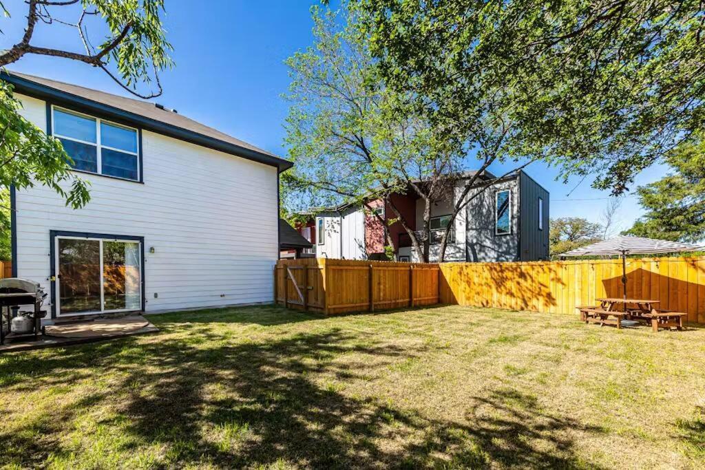 Bespoke Bohemian Bolthole * Austin