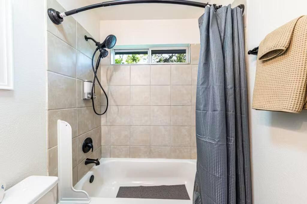 Bespoke Bohemian Bolthole Holiday home Austin