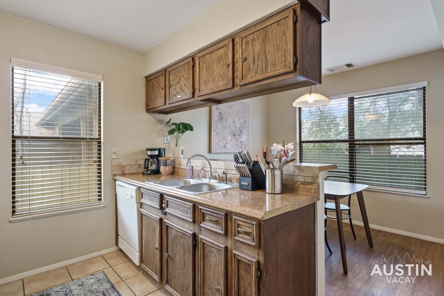 Walk To Zilker Patio W A View Elevated Balcony * Austin