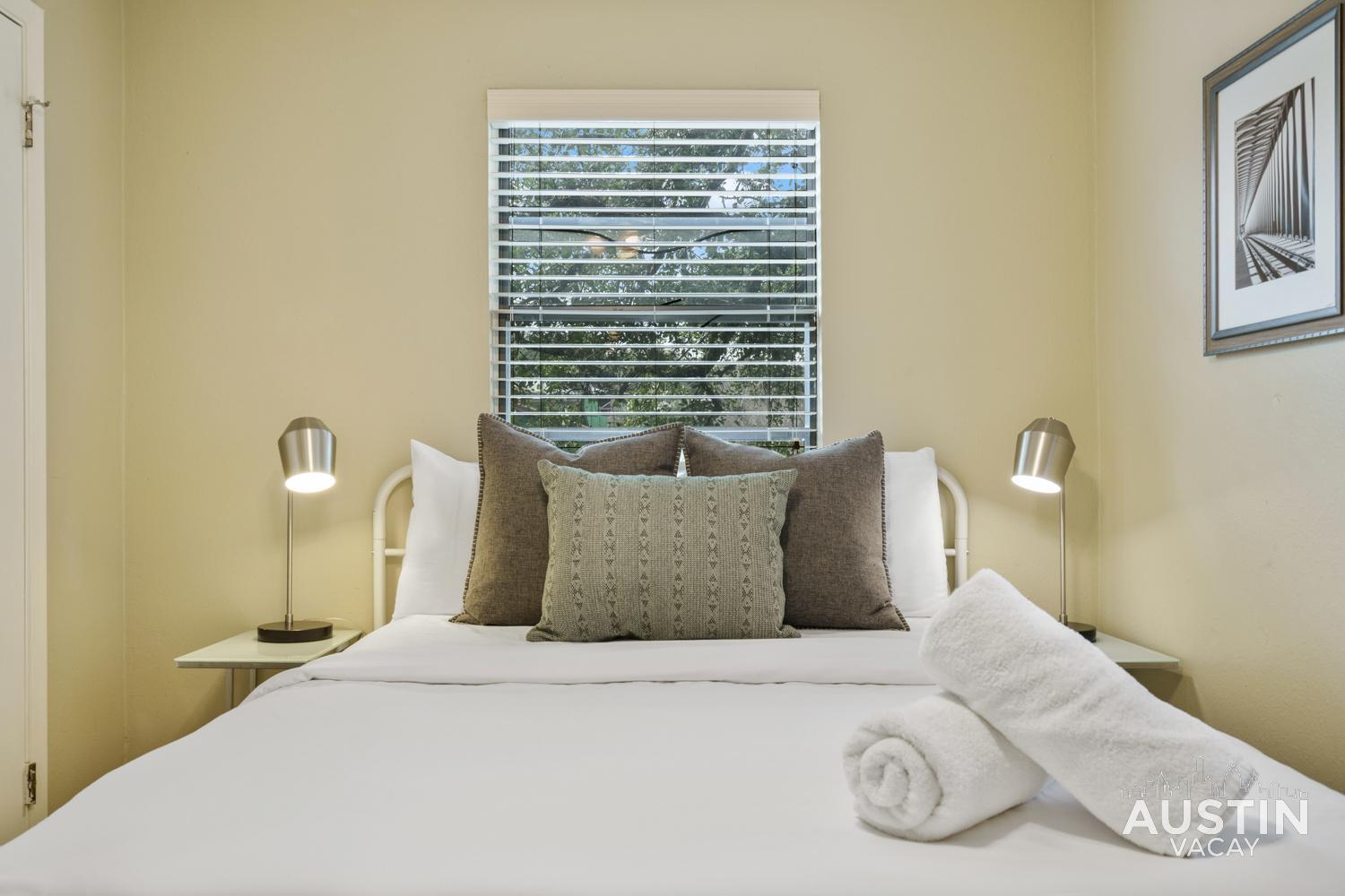 Walk To Zilker Patio W A View Elevated Balcony Holiday home Austin
