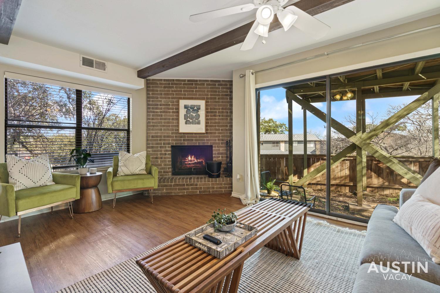 Walk To Zilker Patio W A View Elevated Balcony Holiday home Austin