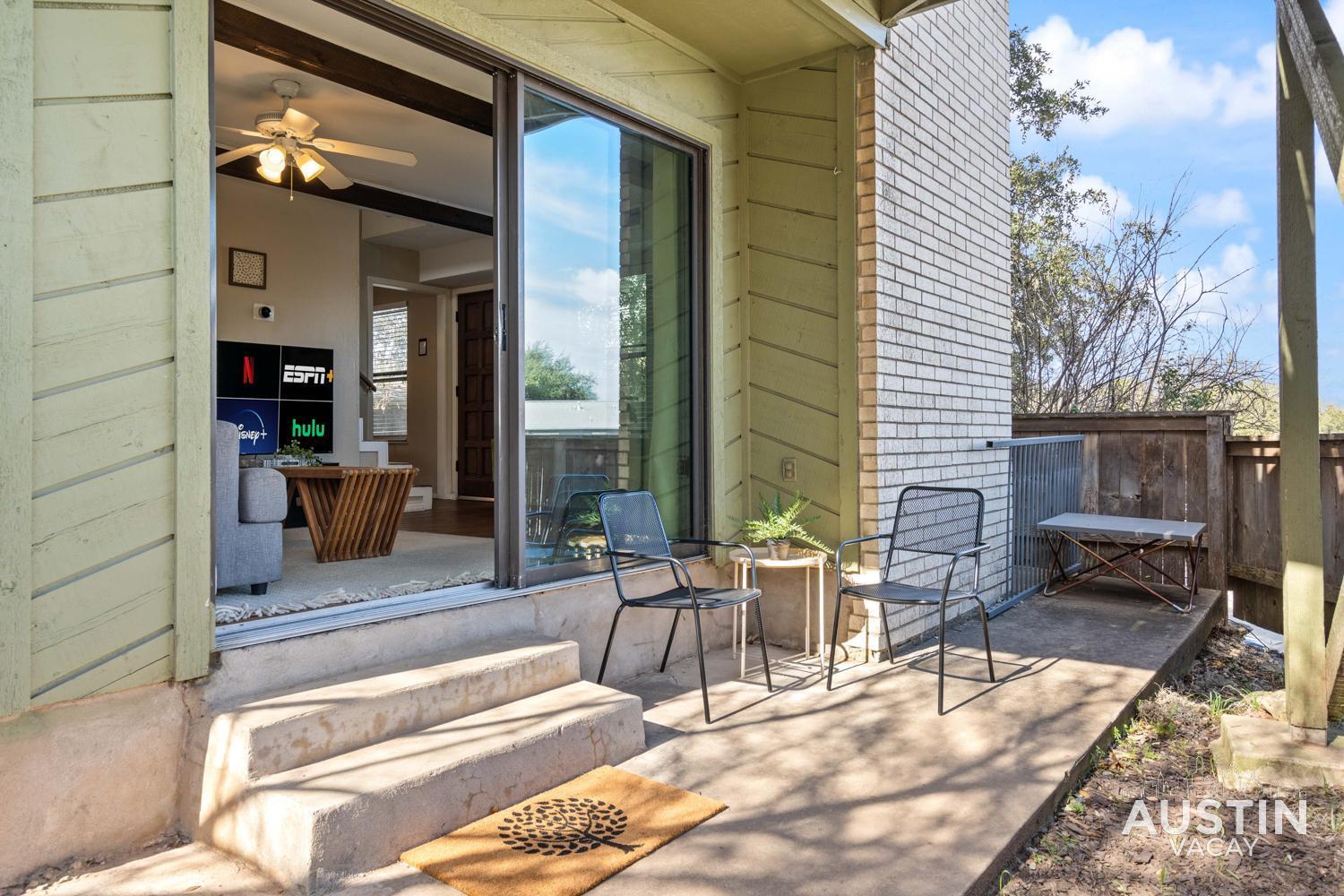 Walk To Zilker Patio W A View Elevated Balcony Austin