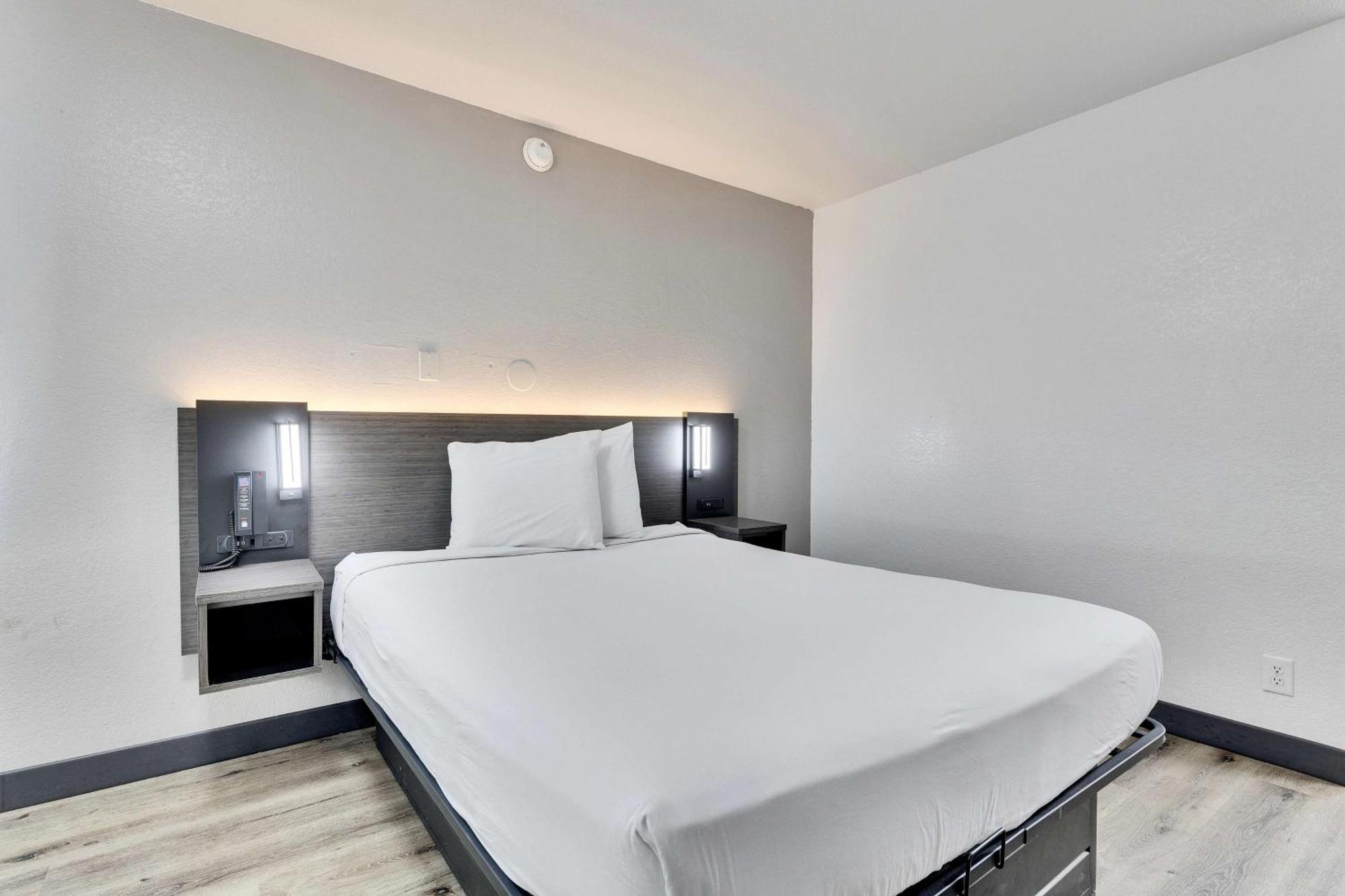 6-austin, Tx - Airport - South 3*