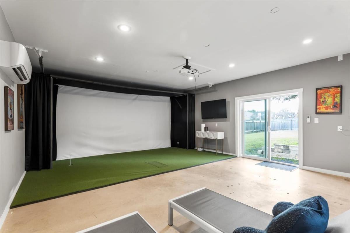 Spacious Retreat W Private Pool & Plenty Of Space