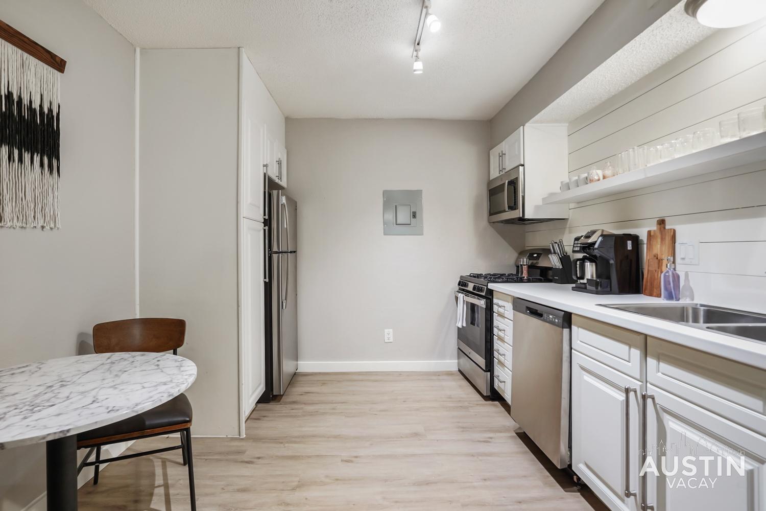 Amenity Heavy Serene In Convenient Location * Austin