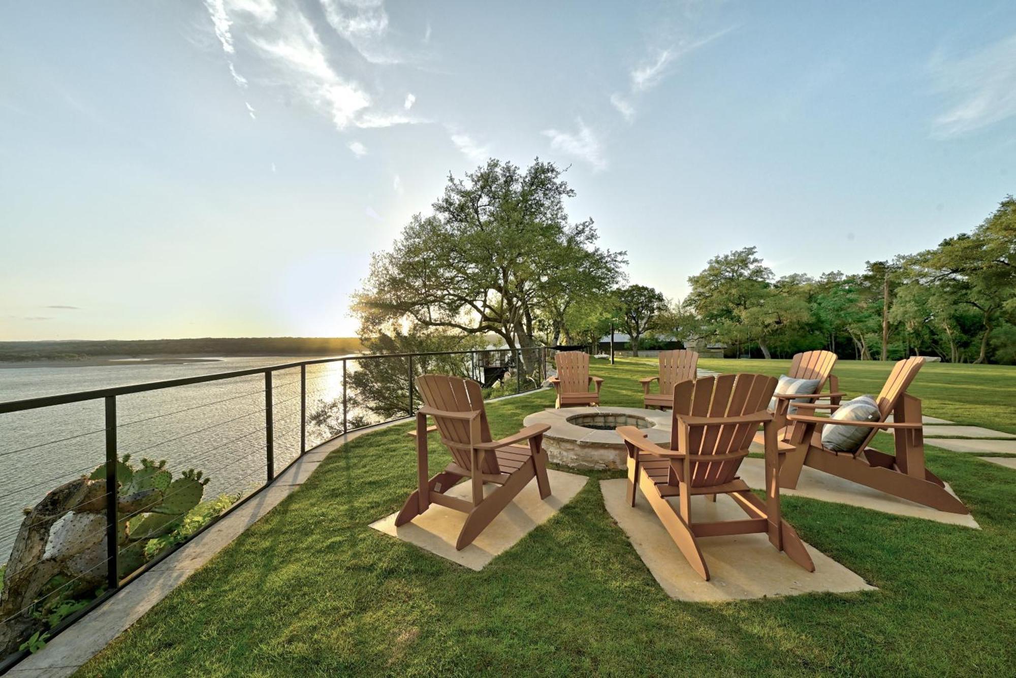 Austinteton's Sunset Cliff On Travis - Private Wedding, Event, Heated Pool, Boat Dock