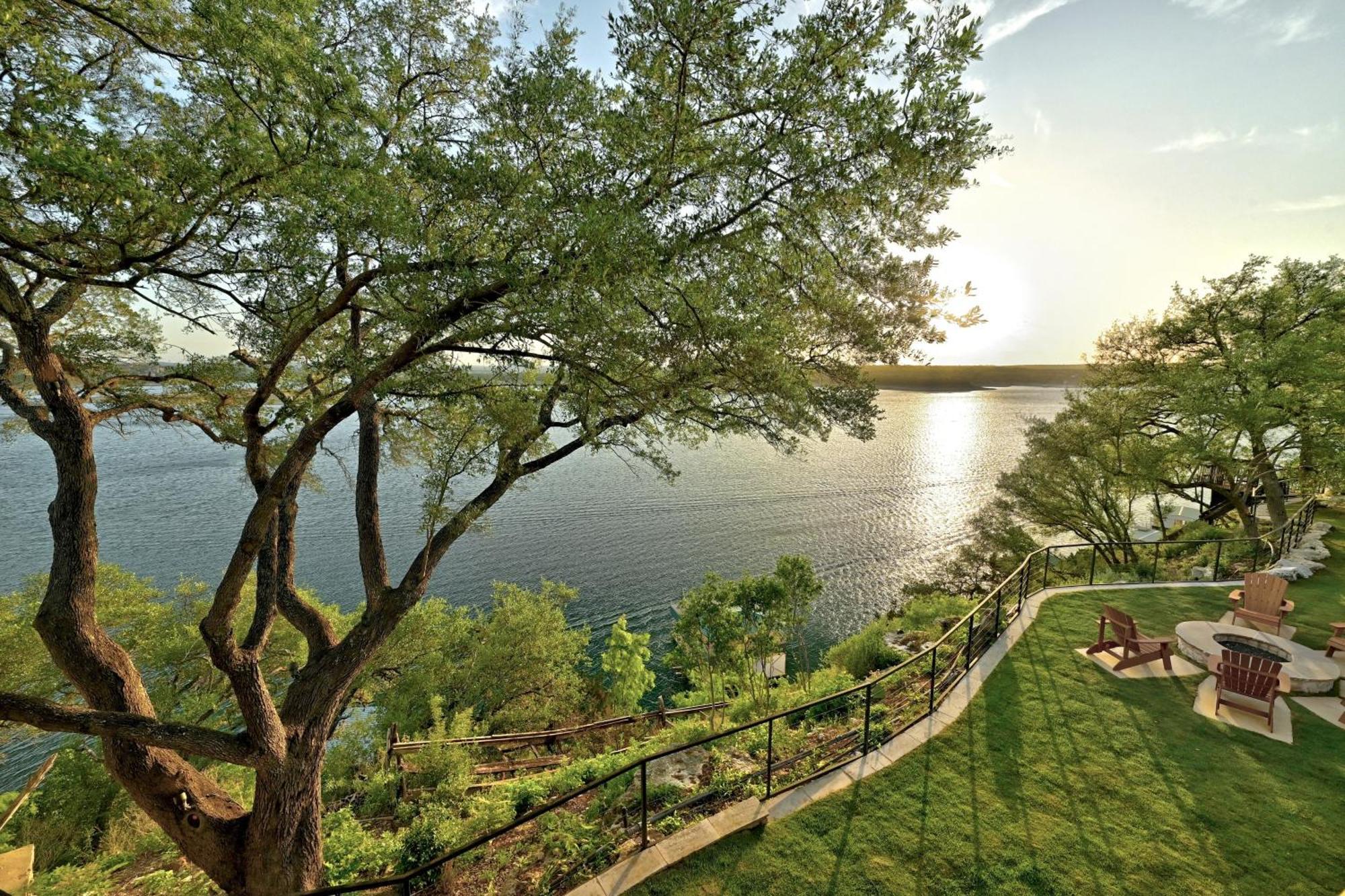 Villa Austinteton's Sunset Cliff On Travis - Private Wedding, Event, Heated Pool, Boat Dock Austin