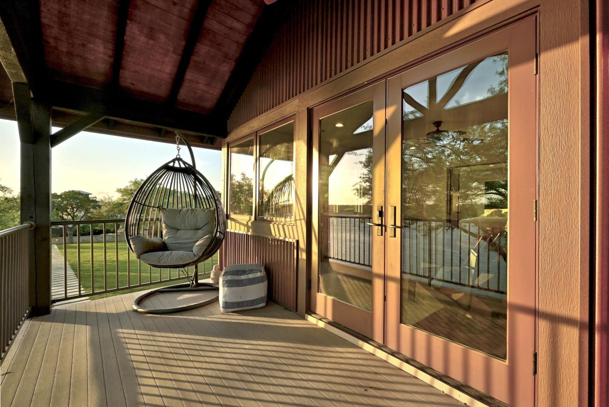 Austinteton's Sunset Cliff On Travis - Private Wedding, Event, Heated Pool, Boat Dock Villa Austin