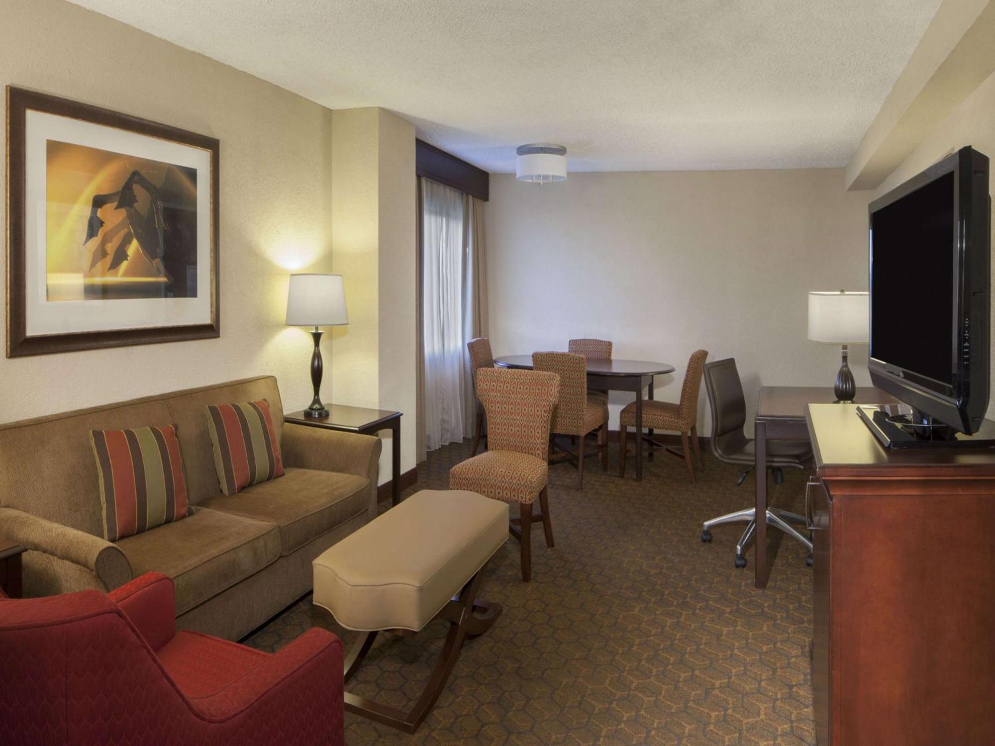 Embassy By Hilton Arboretum 4*