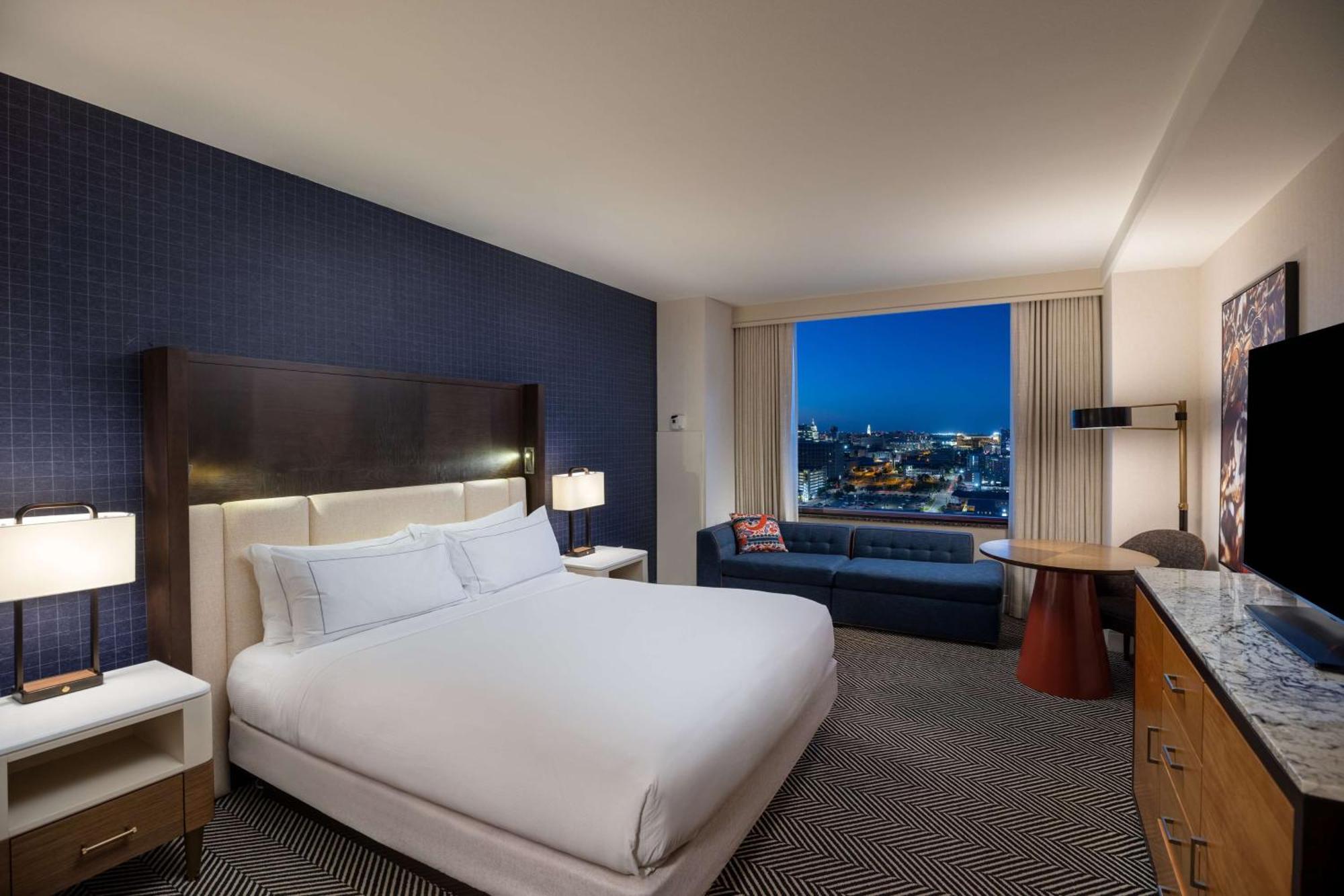 Hilton Hotel 4*