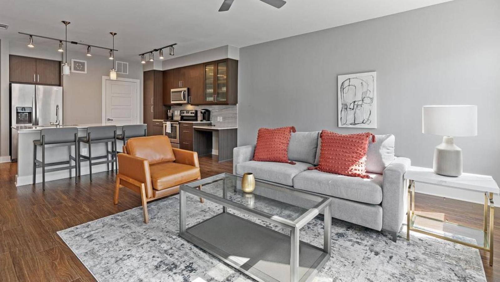 Landing Modern With Amazing Amenities * Austin