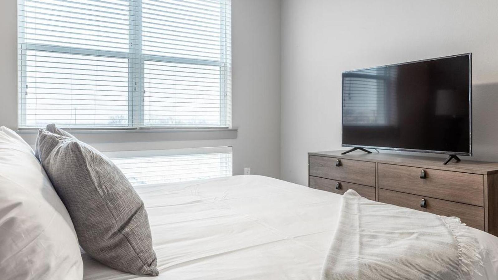 Landing - Modern With Amazing Amenities *