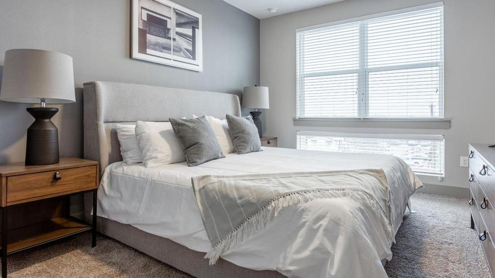 Landing - Modern With Amazing Amenities