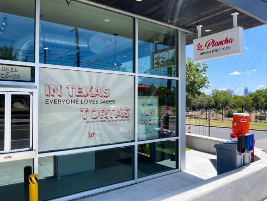 Charming 1br Oasis Kingbed Freeparking Wi-fi * Austin