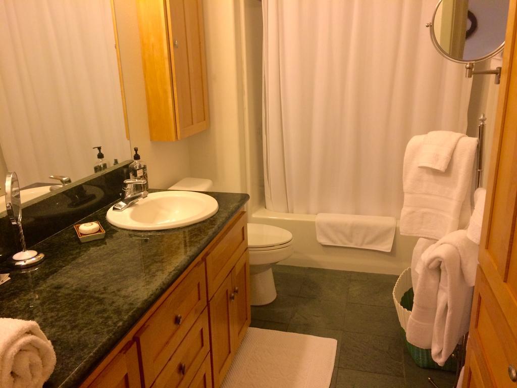 Bed & Breakfast The Rivery Retreat, Choose From Luxury Or In Hill Country
