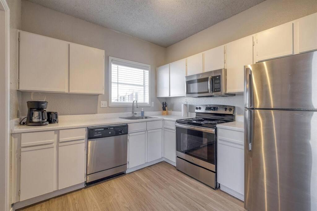 Cozy 2bd Texas Apartment Austin