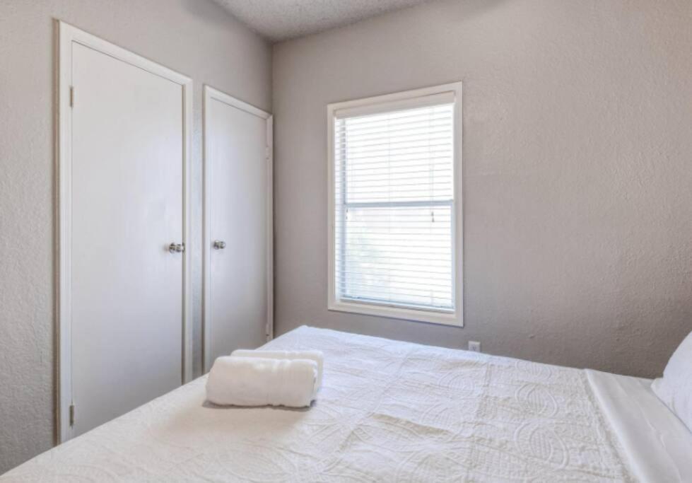 Comfy 2bd ~ Texas Apartment