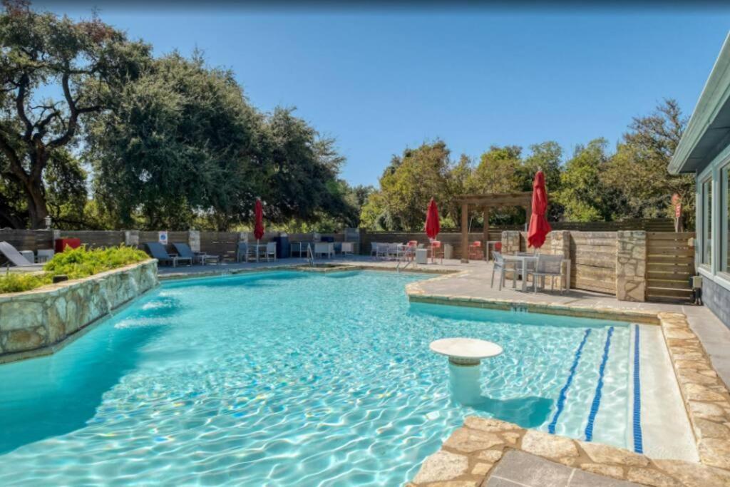 Comfy 2bd ~ Texas Apartment Austin