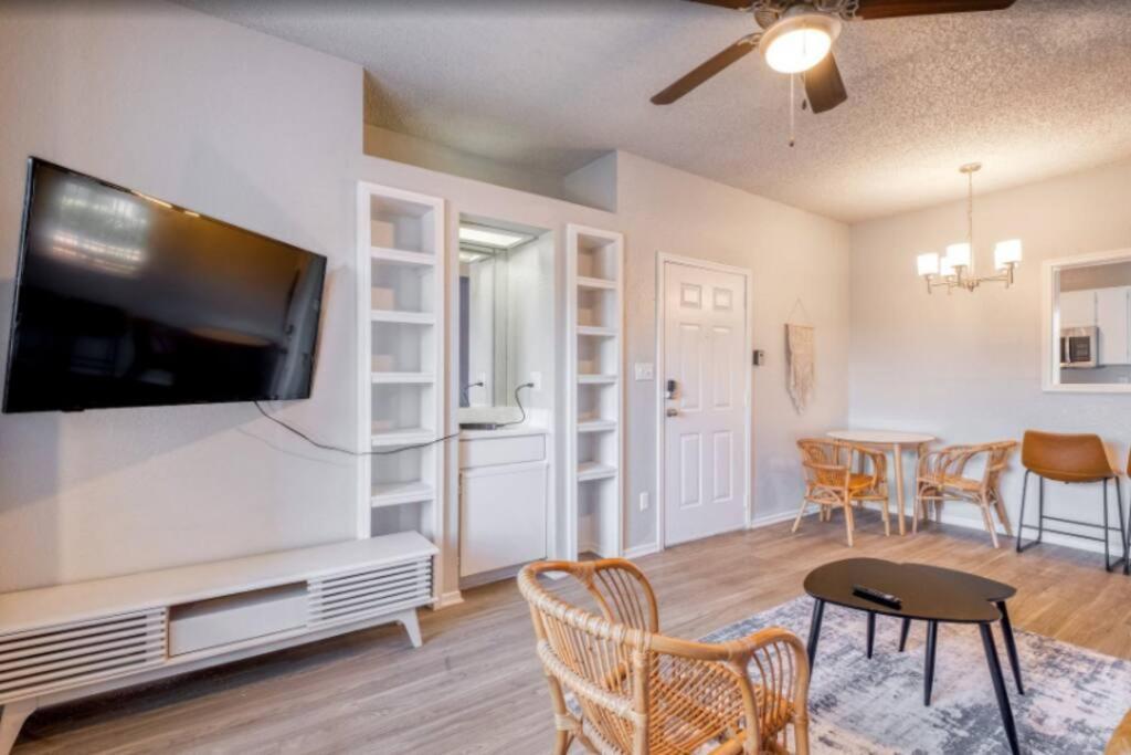 Comfy 2bd ~ Texas Austin