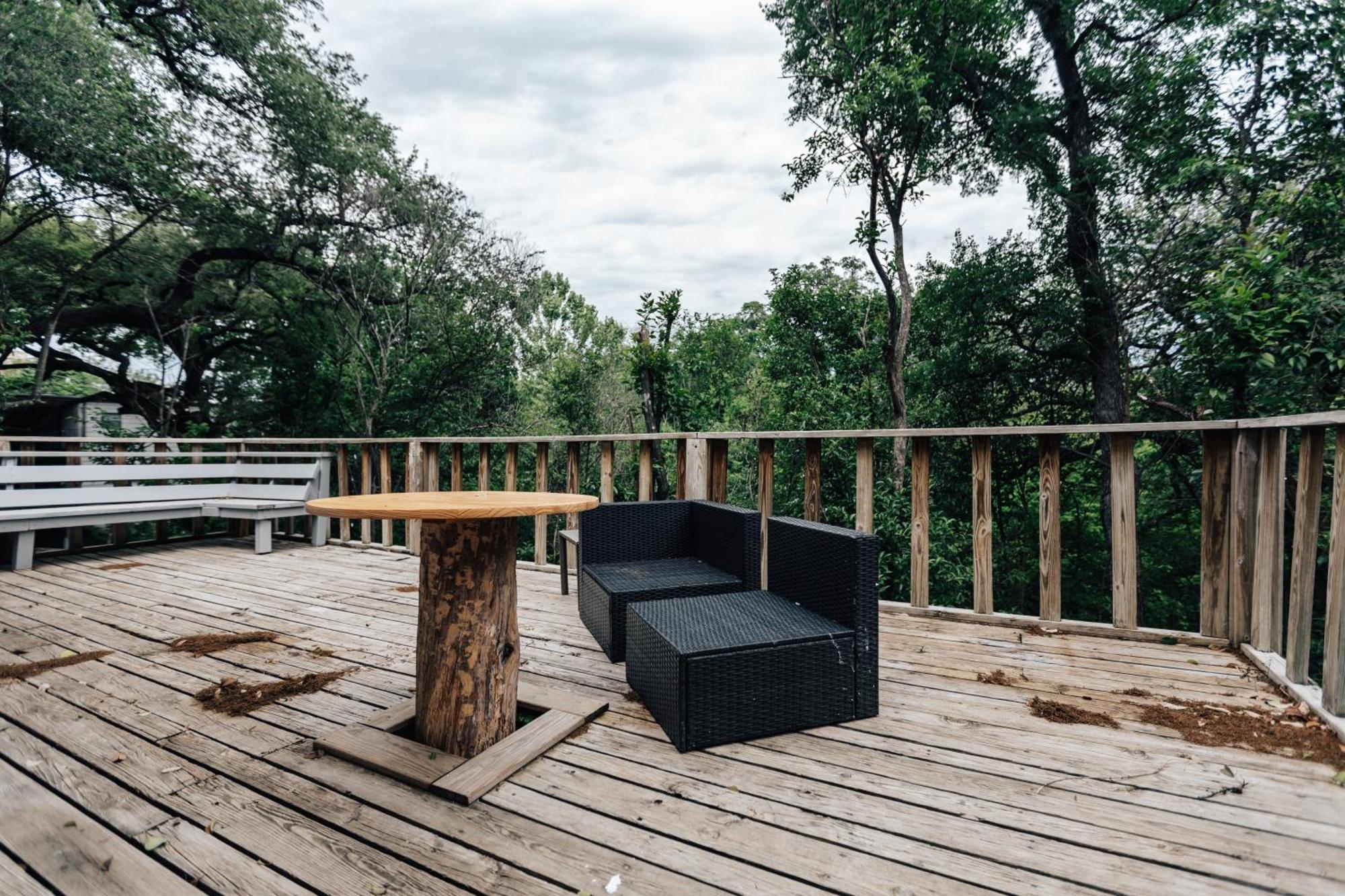 Group Retreat At Charming Twin Treehouses Near Ut Campus Austin