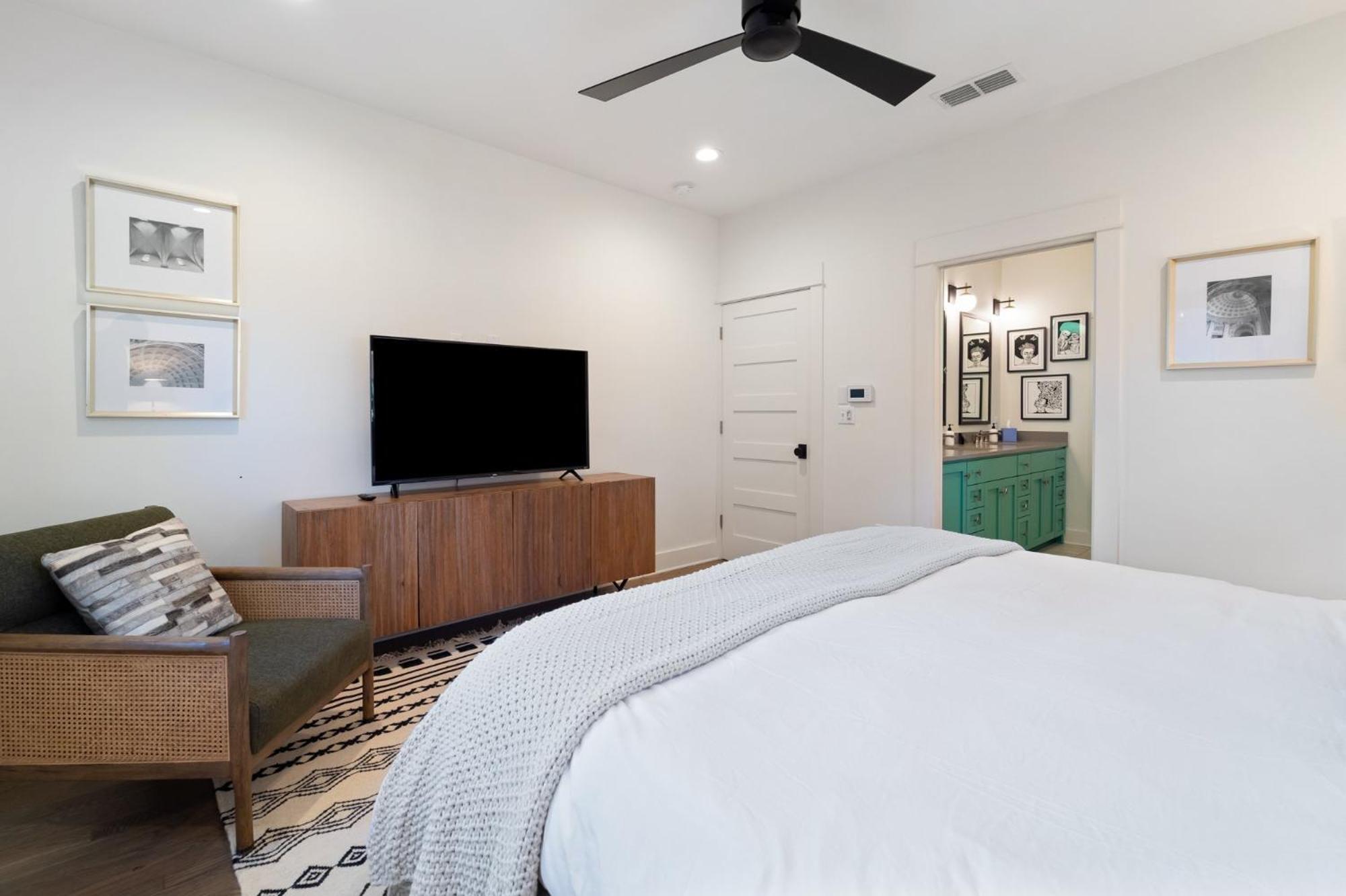 Unique Hideaway 3br 2ba Oak Shaded Austin