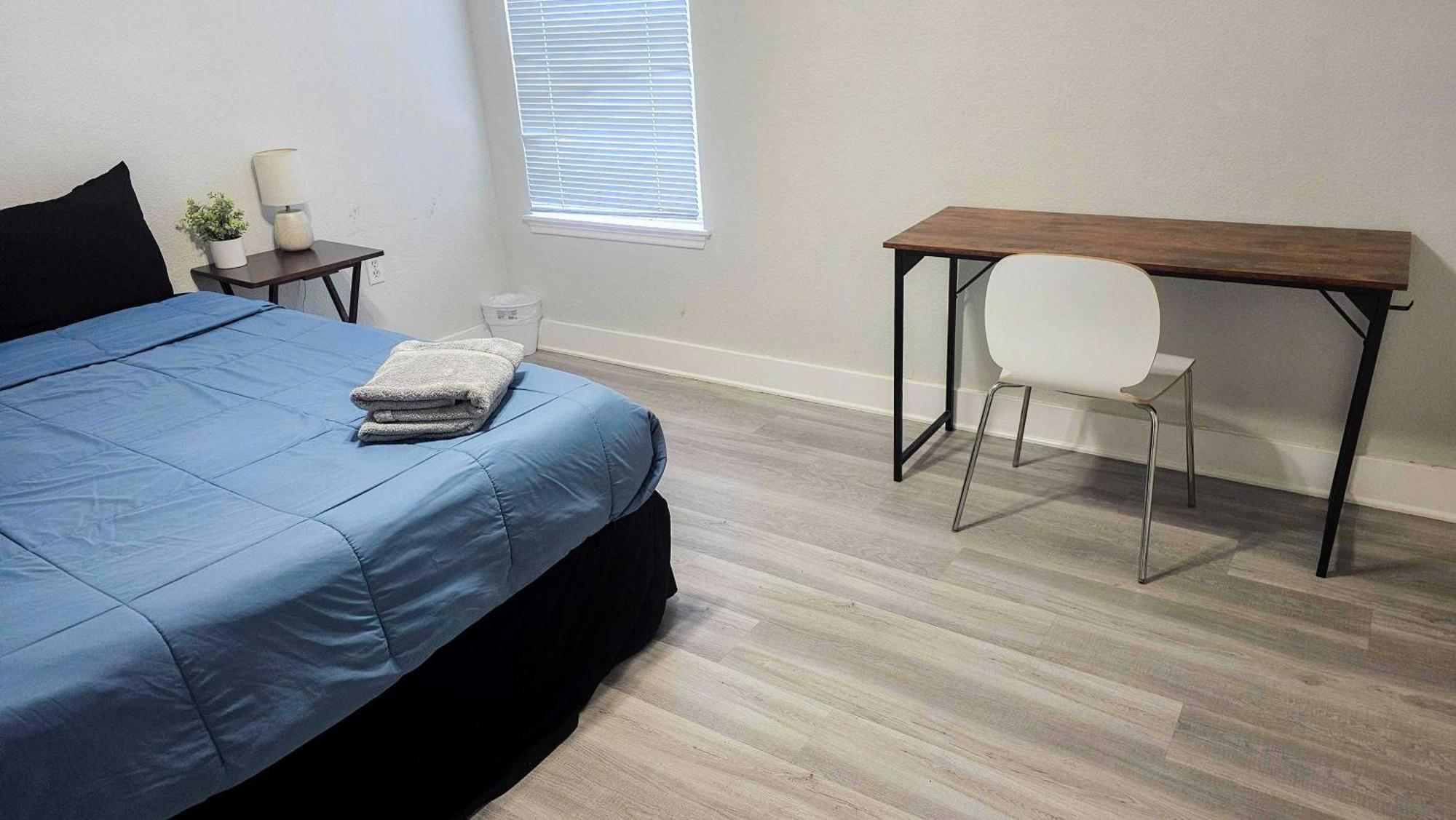 Cozy Near Downtown And Airport