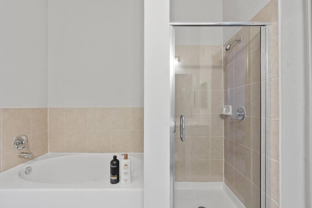 Spacious Lux 2br 2b Unit In With Pool! * Austin