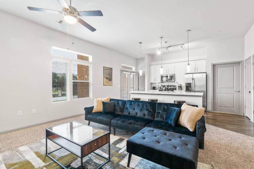 Apartment Spacious Lux 2br 2b Unit In With Pool! Austin
