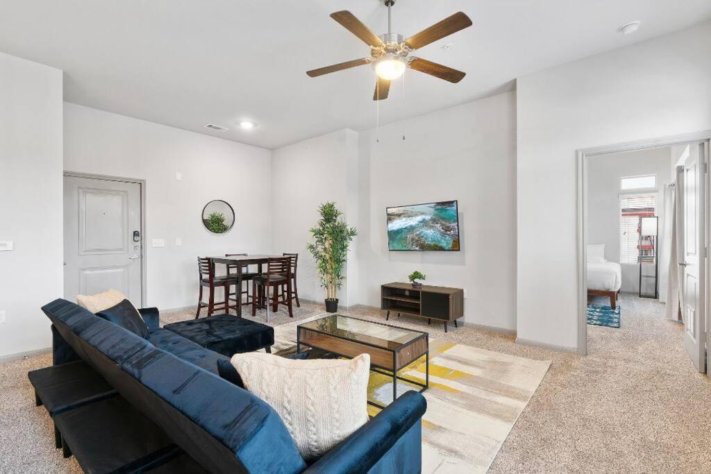 Spacious Lux 2br 2b Unit In With Pool! * Austin