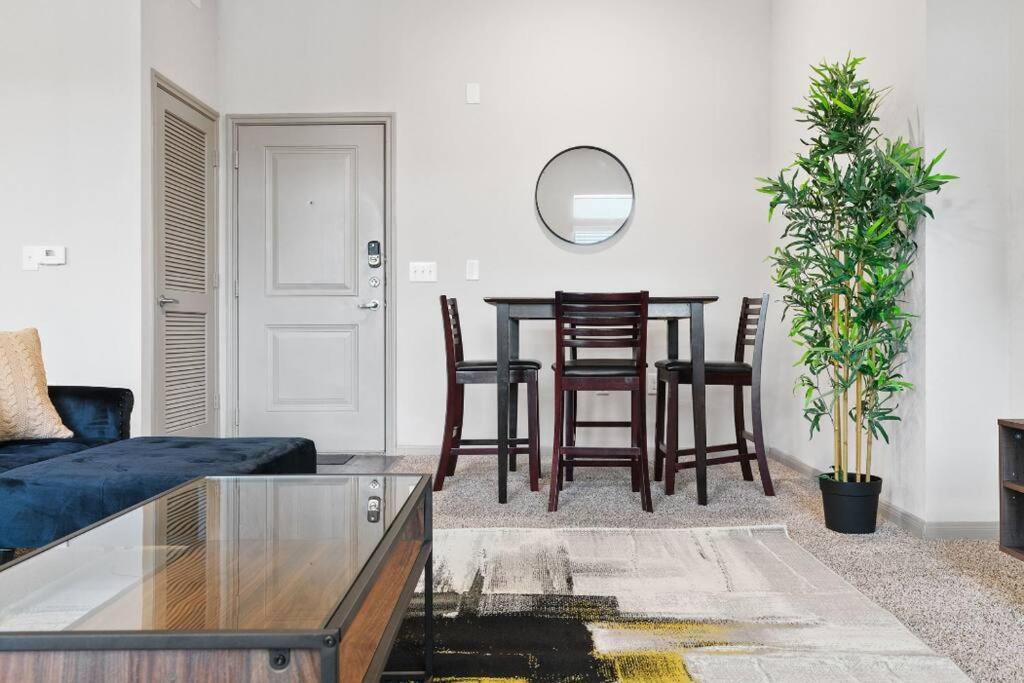 Spacious Lux 2br 2b Unit In With Pool! * Austin