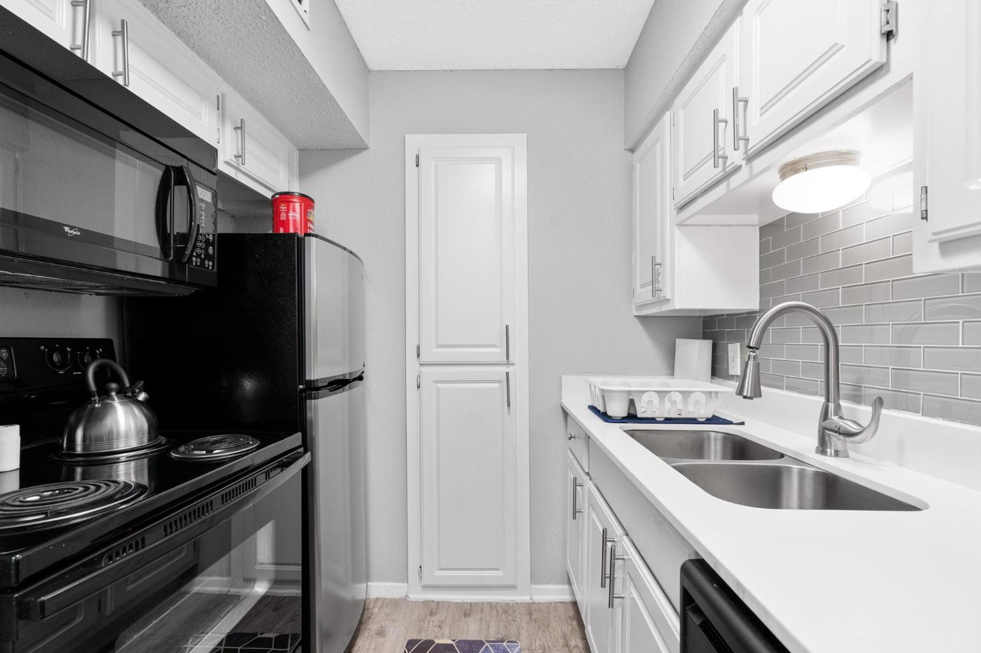 Luxe 1b In Hyde Park Bbq Pool Apartment Austin