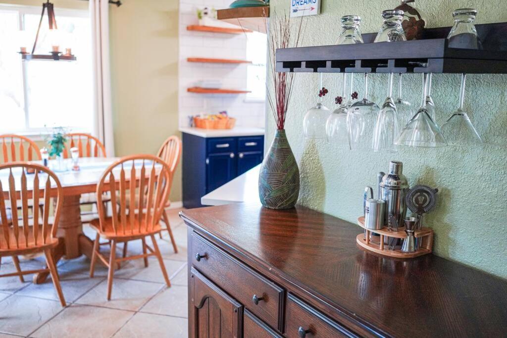 Cozy Walnut Creek In Austin