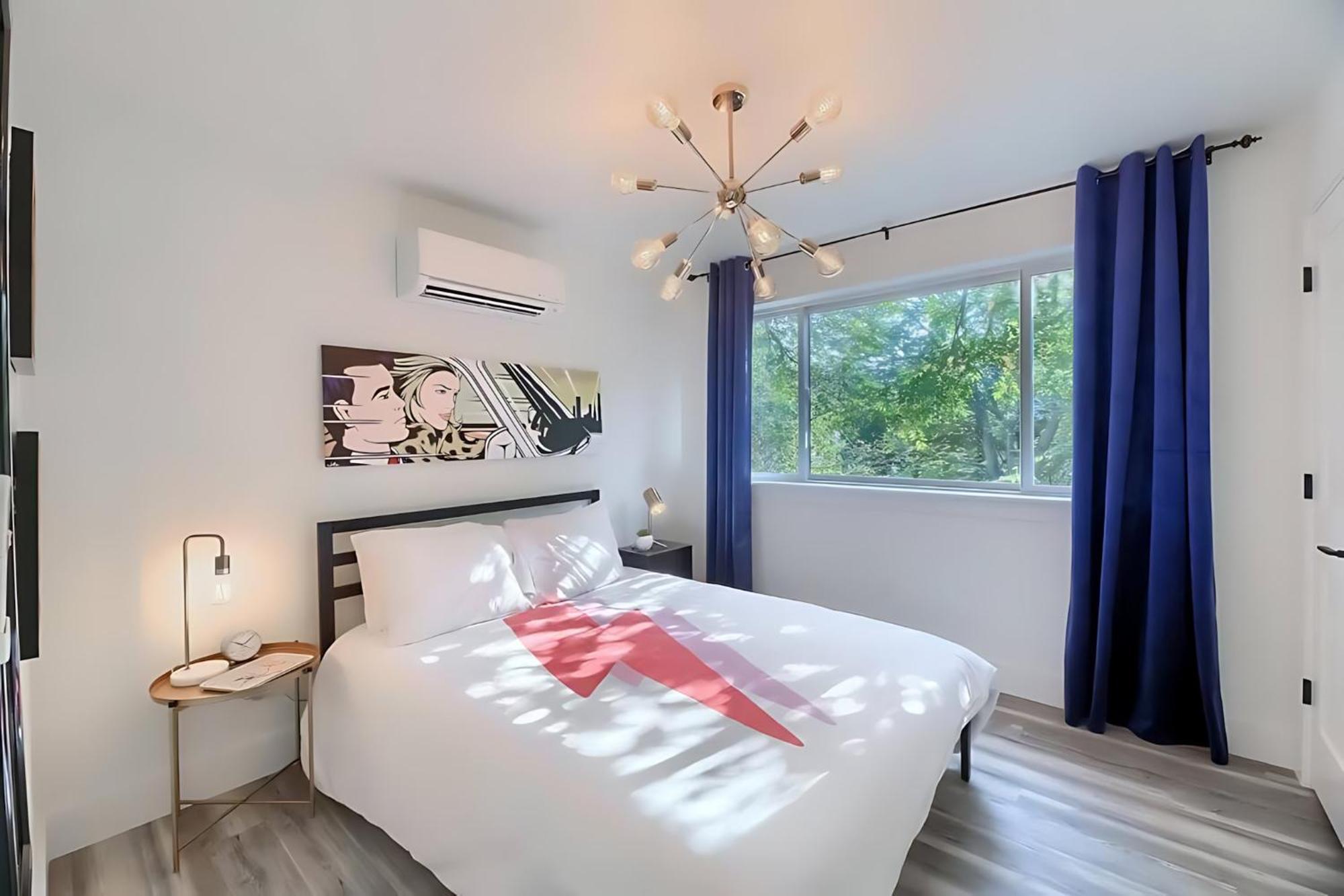 East Side Masterpiece 6th Street - 4 Min Walk Holiday home Austin