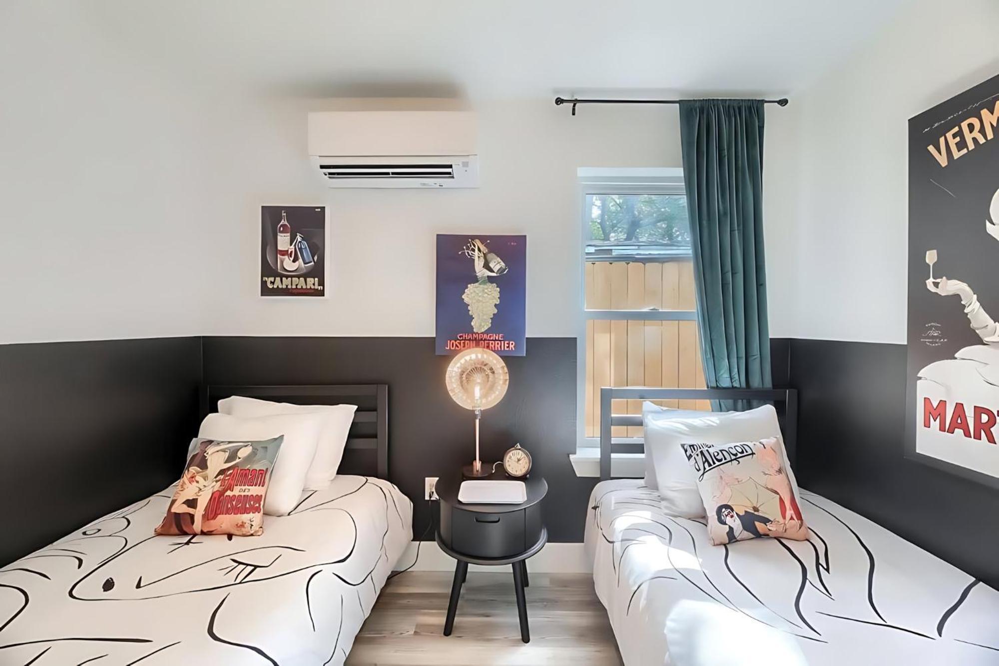 East Side Masterpiece 6th Street - 4 Min Walk Holiday home Austin